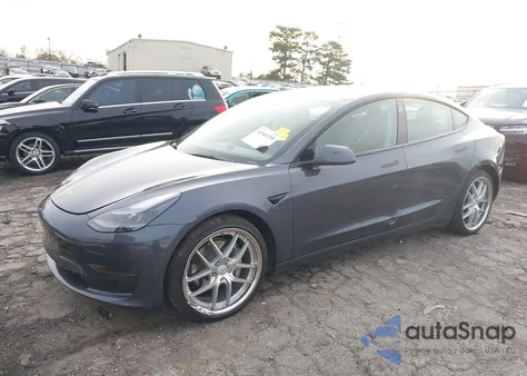 2023 Tesla Model 3 Rear-Wheel Drive z USA, uszkodzony, nr VIN 5YJ3E1EA7PF452870